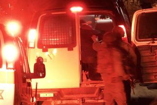 Židovští osadníci napadli oscarového režiséra. Zraněného ho zatkla policie - Seznam Zprávy