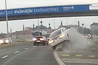 Chtěl udělat myšku. Svědek poskytl video šílené jízdy řidiče audi na Nuselském mostě - Novinky