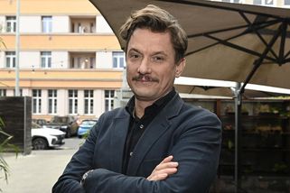 Herec Měcháček mudroval o XTV, že ji platí Rusové. Po zásahu Nejvyššího soudu se možná bude muset omluvit - Novinky