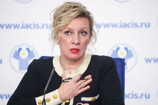 Evropa je na tom tak bídně, že vypíná vánoční osvětlení, lže Rusům Zacharovová - Novinky