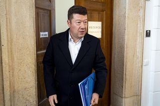 Okamura změnil názor. Poslanci Česko v NATO reprezentovat budou - Novinky