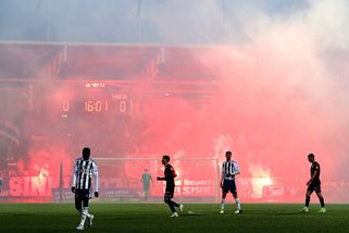 Zničující tragédie pro klub. Stadion v plamenech, k požáru se přiznal 15letý kluk - Sport.cz