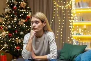 Jste na Vánoce sami a bojíte se smutku? Takhle osamělost porazíte a ještě si užijete. Máme pár tipů!