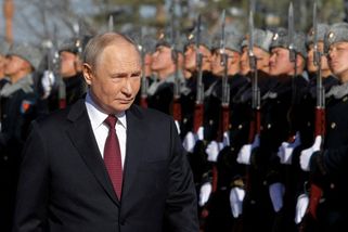 ONLINE: Ukrajinské vedení je nelegitimní. Nemá smysl s ním podepisovat jakékoli dohody, řekl Putin