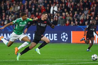 Problém pro Leverkusen. Schick se zranil - Sport.cz