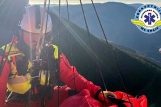 Na hřebeni Beskyd museli zraněnou turistku do vrtulníku zvedat jeřábem - Novinky