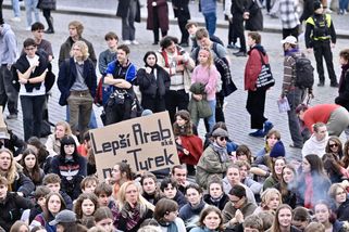 Studenti se bouří. Chtějí zemi, která necouvá do s...