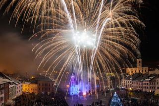 Města po celé zemi ruší ohňostroje, začíná platit přísnější zákaz pyrotechniky - Novinky