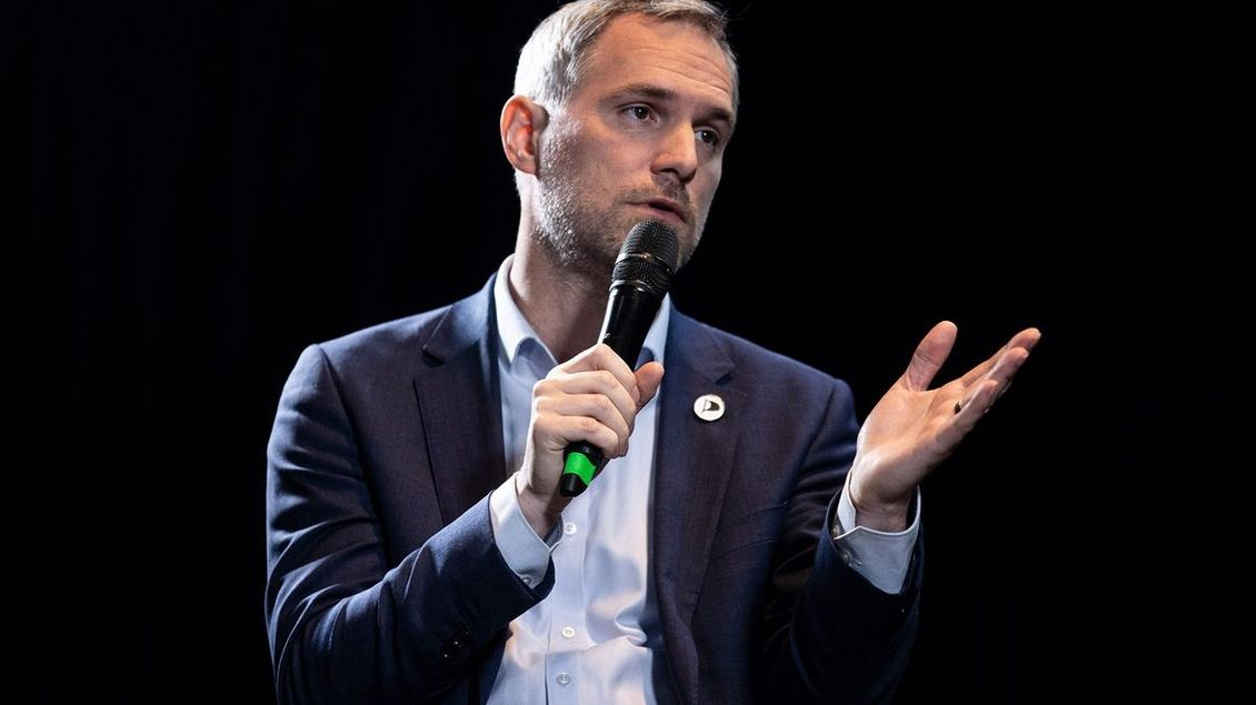 Komunistický lídr Pirátů Vladimír Votápek se ocitl pod tlakem. Členové téměř prosadili jeho odvolání - Médium.cz