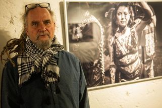 Obscénní a extrémní. Fotograf vystavuje snímky z nejbizarnějšího českého festivalu - Novinky