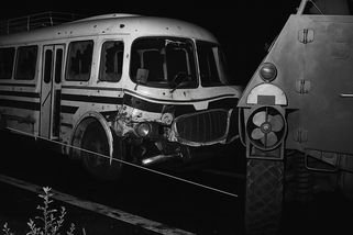 Kolotočáři chtěli utéct z ČSSR, unesli autobus plný dětí. Bizarní pokus o emigraci skončil tragédií - Médium.cz