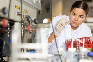 Priorita jen na papíře. Věda v Česku je stále Popelkou - Novinky