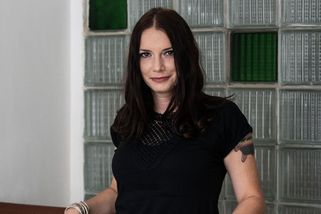 Vzkaz pro rappera Separa, který o ní složil vulgární song: Dcera Anny Šiškové se na pláži roztahovala v plavkách