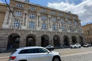 Soud z Česka vyhostil mladou Němku fascinovanou vrahem z fakulty - Novinky