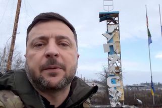 „Pozdravil jsem kluky.“ Zelenskyj osobně navštívil frontu u Kupjansku - Novinky