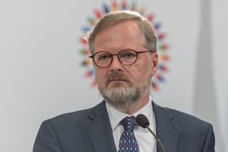 Fiala bouchnul do stolu a řekl, jak to vidí se zvyšováním platů politiků. Použil slova jako nemorální a nepříjemné