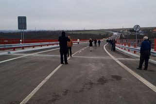 Řidiči už mohou na nový tříkilometrový obchvat Žiželic, místním se ulevilo - Novinky