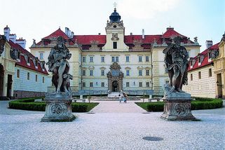 Prezident mluvil s lichtenštejnským princem. Je ča...