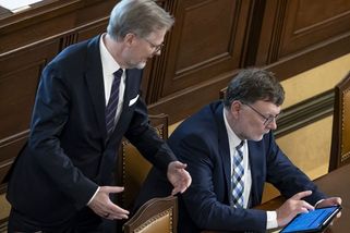 Státní dluh vzrostl na 3,115 bilionu, na každého Čecha připadá 286 tisíc - Novinky