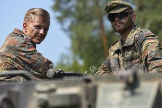 Německo se probouzí! Polsko rozjelo zbrojení, ale největší armádu Evropy chce mít Berlín - Médium.cz