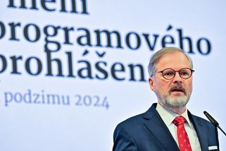 Devadesát tři procent „splněného“ je hausnumero. Fialova vláda dělá z vlastních voličů hlupáky