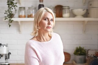Jana (51): Dcera mě odstřihla ze života. Myslí si, že jí svádím přítele, ale je to přesně naopak – Lifee.cz