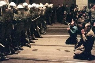 Připomínky odvahy studentů, Václava Havla i potřeby svobody. Celá republika slaví výročí pádu komunismu