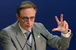 Belgický premiér: Využití zmrazených ruských aktiv by ohrozilo mírovou dohodu - Seznam Zprávy