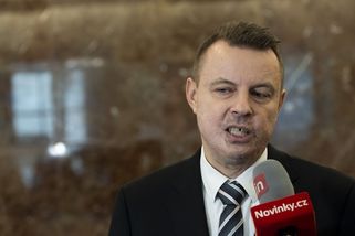 Šiřitel „Rajchlova“ porna pomáhal firmě, která prodává Babišova trička - Seznam Zprávy