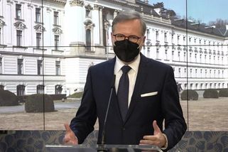 Fialova vláda zpřísňuje. Omezí akce a večírky - Novinky