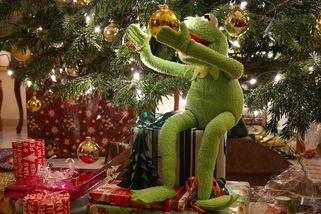 Jak můj tatínek zrušil Vánoce a rozšlapal tchyni stromeček - Médium.cz