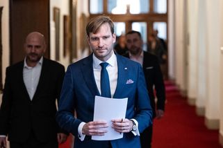 Komentář: Osm miliard, které „zachrání“ zdravotnictví. Kde se vzaly? - Seznam Zprávy