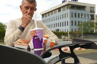 Andrej Babiš ukázal autíčkářský bizárek. Je z něj hit sociálních sítí - Garáž.cz