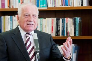 Ohrožujete evropské hodnoty, vzkazuje Leyenová. Žádné ohrožení necítím, oponuje Václav Klaus