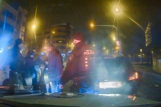 Řidič v Plzni měl přes tři promile, sotva mluvil - Novinky