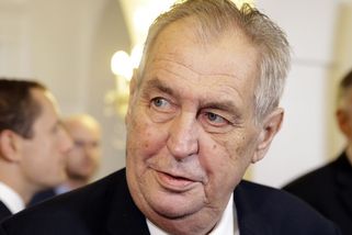 Neuvěřitelný amatérismus, komentoval Zeman Farského cestu do USA - Novinky