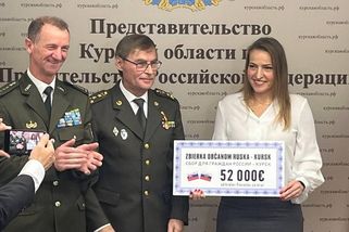 Slovenský starosta v uniformě předával v Moskvě 1,3 milionu. Distancovala se od něj armáda i Pellegrini - Novinky