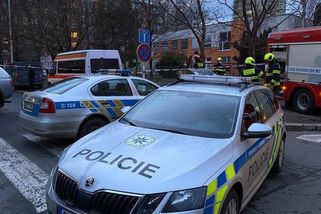 Zátah v Letňanech probíhal do rána, policisté z NCOZ zabavili nebezpečné chemikálie - Novinky