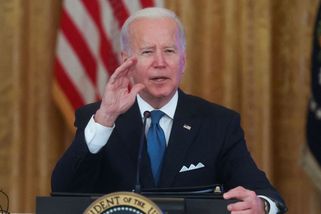 Biden schválil vyslání dalších vojáků do východní Evropy - Novinky