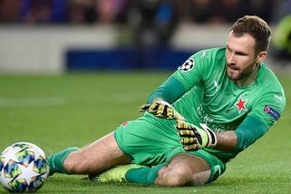 Slavii šokoval kiks Koláře. Sundejte ho z hrušky, zlobí se sešívaní fanoušci