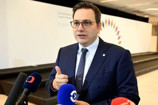 Lipavský: Návštěva maďarského ministra zahraničí v Moskvě je skandální - Novinky