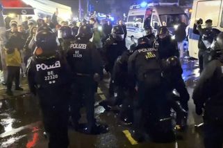 Desítky lidí v Berlíně slavily útok Hamásu, stovky pak podpořily Izrael - Novinky