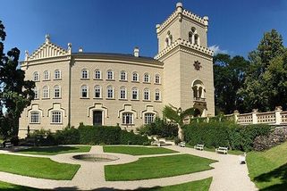 Štědrovečerní pohádku si ukradli podlý ministr a vychovatelka se škraloupem - Médium.cz