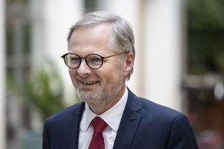 „Jakou to mělo logiku?“ Opozice tepala Fialu za milion v kampeličce - Seznam Zprávy