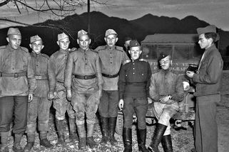 Mezi Rusy a Němci za války nebyl rozdíl. Páchali obdobná zvěrstva - Médium.cz