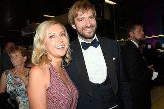 Hvězdy ve Varech porušily covidová pravidla. Pod „dohledem“ ministra Vojtěcha - Seznam Zprávy