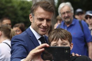 Macron obětoval 82 kandidátů, aby zastavil Le Penovou - Novinky