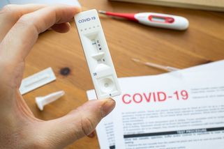 Mezi nakaženými v Česku převažují lidé bez očkování, ukazují nová data - Seznam Zprávy