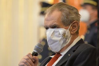 Zeman nikam neletí. Armáda bude ale opět řešit, jak ho dostat do letadla - Seznam Zprávy