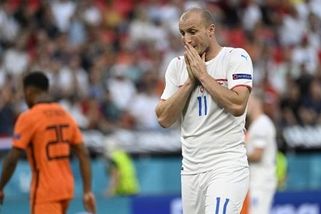 VIDEO: Trapas. Český útočník je zase pro smích. Krmenčík angličtinou neoslnil